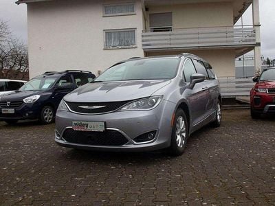 Gebraucht Chrysler Pacifica 291 PS (214 kW) 2018 Silber Van / Kleinbus