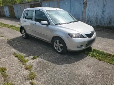 Usata Mazda 2 68 CV (50 kW) 2007 Argento Utilitaria