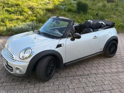 Gebraucht Mini Cooper Cabriolet 122 PS (89 kW) 2011 Silber Cabrio