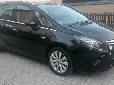 Używany Opel Zafira Tourer Active 165 KM (121 kW) 2013 Minivan
