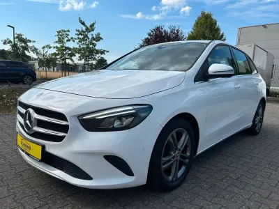 Gebraucht Mercedes B180 116 PS (85 kW) 2019 Weiß Kleinwagen