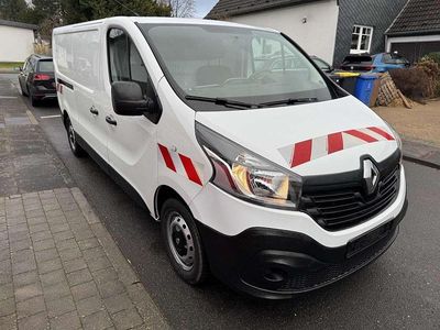 Second-hand Renault Trafic 121 CP (88 kW) 2018 Alb Monovolum