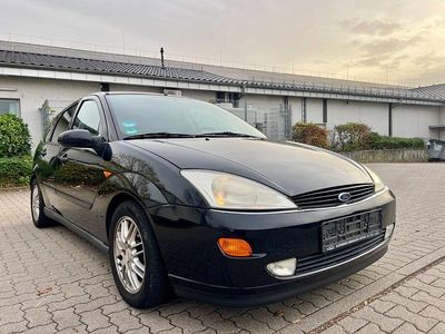 Gebraucht Ford Focus Ghia 116 PS (85 kW) 1999 Schwarz Limousine