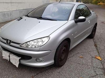 Gebraucht Peugeot 206 CC Quiksilver 109 PS (80 kW) 2005 Grau Cabrio