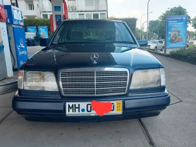 Brugt Mercedes E220 150 HK (110 kW) 1994 Blå Sedan