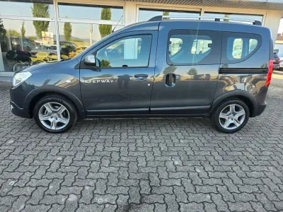 Gebraucht Dacia Dokker Stepway 131 PS (96 kW) 2020 Grau Van / Kleinbus
