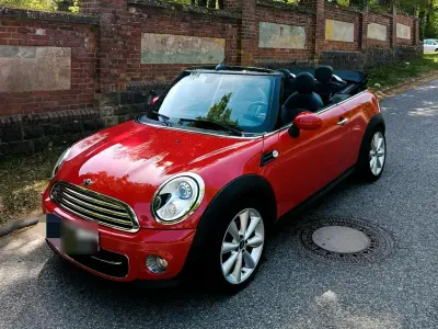 Usata Mini Cooper Cabriolet 122 CV (89 kW) 2014 Rosso Cabrio