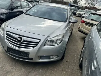 Begagnad Opel Insignia Design Edition 160 HK (117 kW) 2011 Silver Kombi