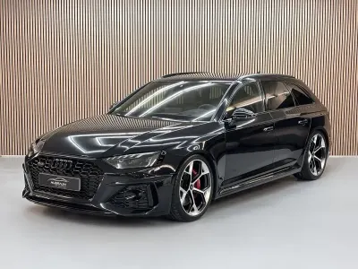 Gebraucht Audi RS4 Sport 450 PS (330 kW) 2023 Sebringschwarz kristalleffekt Kombi