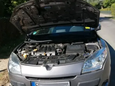 Gebraucht Renault Mégane GrandTour Dynamique 140 PS (102 kW) 2011 Grau Kombi