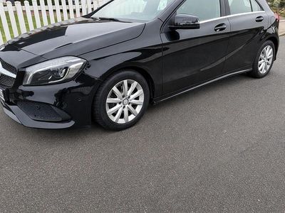 Usata Mercedes A180 122 CV (89 kW) 2016 Nero Berlina