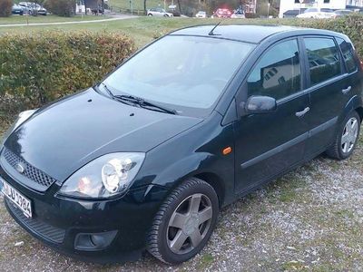 Gebraucht Ford Fiesta Ambiente 75 PS (55 kW) 2008 Schwarz Kleinwagen