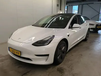 Gebraucht Tesla Model 3 Standard Range 225 kW (306 PS) 2021 Weiß Limousine