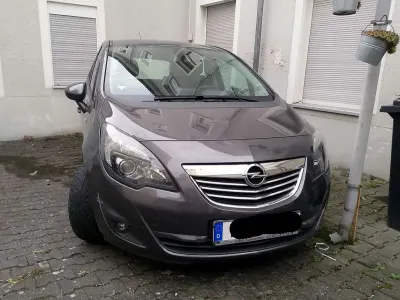 Gebraucht Opel Meriva Edition 101 PS (74 kW) 2011 Van / Kleinbus