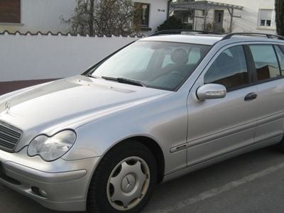 Gebraucht Mercedes C220 143 PS (105 kW) 2003 Grau metallic Kombi