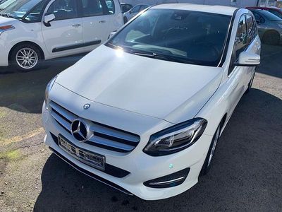 Gebraucht Mercedes B180 122 PS (89 kW) 2016 Weiß Van / Kleinbus
