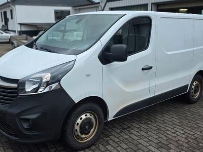 Gebraucht Opel Vivaro 120 PS (88 kW) 2017 Weiß Van / Kleinbus