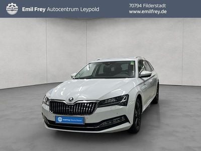 Gebraucht Skoda Superb Style 150 PS (110 kW) 2023 Moonweiß perleffekt Kombi