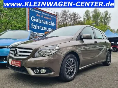Gebraucht Mercedes B180 122 PS (89 kW) 2012 Monolithgrau Kleinwagen