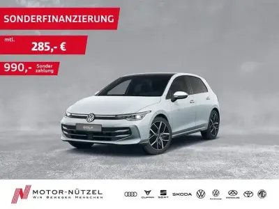 Gebraucht VW Golf VIII Edition 150 PS (110 kW) 2024 Crystal ice blue metallic Limousine