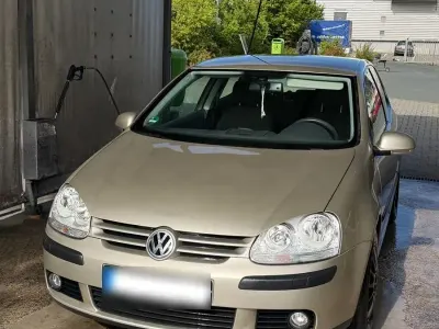 Gebraucht VW Golf IV 102 PS (75 kW) 2004 Beige Limousine