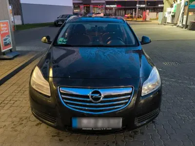 Usata Opel Insignia 140 CV (102 kW) 2010 Nero Station wagon
