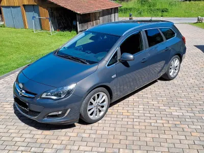 Gebraucht Opel Astra Active 170 PS (125 kW) 2013 Grau Kombi