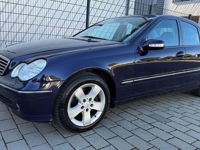 Second-hand Mercedes C240 Avantgarde 170 CP (125 kW) 2000 Albastru Berlinǎ