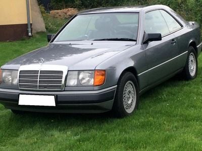 Gebraucht Mercedes 230 132 PS (97 kW) 1987 Silber Coupé