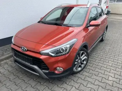 Gebraucht Hyundai i20 Active 120 PS (88 kW) 2016 Orange SUV