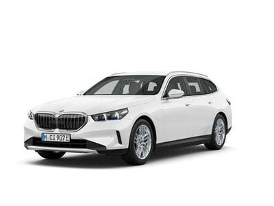 Nouă BMW 530e Sport Line 299 CP (219 kW) 2025 Alb Break