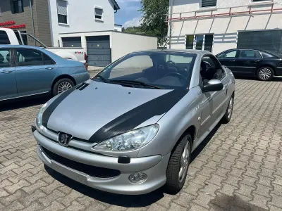 Gebraucht Peugeot 206 CC Platinum 108 PS (79 kW) 2006 Silber Cabrio