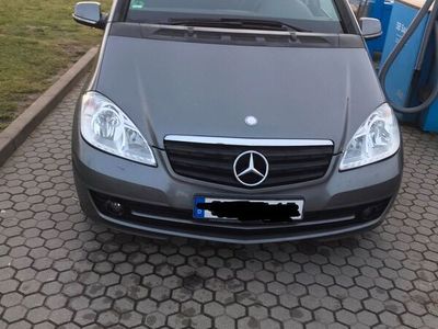 gebraucht Mercedes A160  3000 € nur doses Woche.