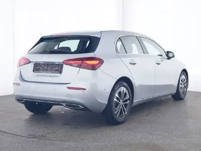 Gebraucht Mercedes A200 163 PS (119 kW) 2024
