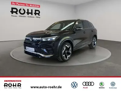 Second-hand VW Tiguan R-line 193 CP (141 kW) 2025 Negru SUV