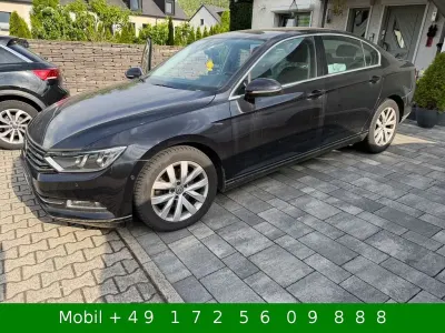 Gebraucht VW Passat Comfortline 179 PS (131 kW) 2016 Deep black pearl (metallic) Limousine