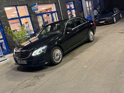 Schwarz Gebraucht 2013 Mercedes E220 Edition Limousine | 12.800 € (Fairer Preis)