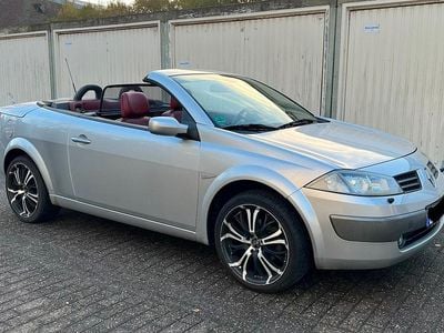 Silber Gebraucht 2005 Renault Mégane Cabriolet Cabrio | 2.500 € (Fairer Preis)