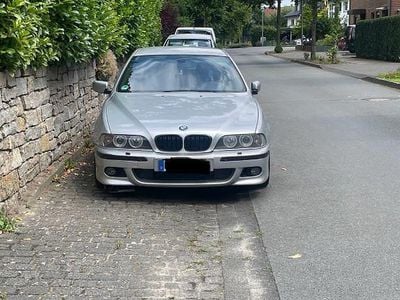 BMW 525