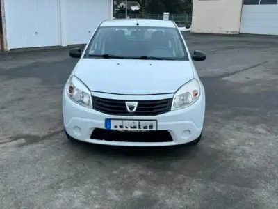 Gebraucht Dacia Sandero 75 PS (55 kW) 2012 Weiß Limousine