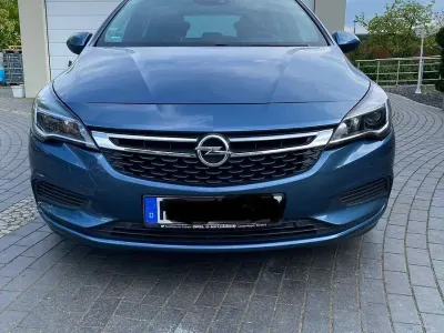 Gebraucht Opel Astra Edition 150 PS (110 kW) 2016 Blau Kombi