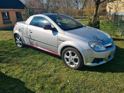 Gebraucht Opel Tigra 125 PS (91 kW) 2006 Silber Cabrio