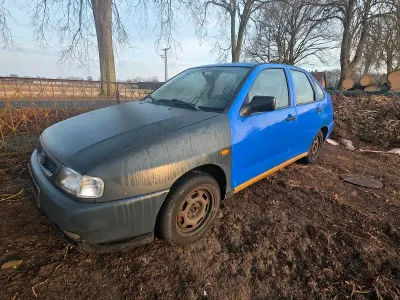 Gebraucht Seat Cordoba 60 PS (44 kW) 1998 Blau Limousine