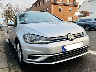 Silber Gebraucht 2020 VW Golf VIII Comfortline Kombi | 14.900 € (Guter Preis)