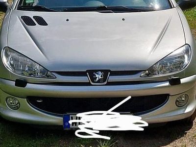 Gebraucht Peugeot 206 CC Quiksilver 109 PS (80 kW) 2004 Silber Cabrio