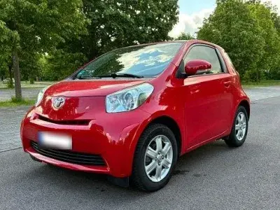 Gebraucht Toyota iQ 68 PS (50 kW) 2010 Rot Kleinwagen
