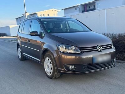 Gebraucht VW Touran 140 PS (102 kW) 2011 Braun Van / Kleinbus