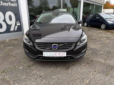 Schwarz Gebraucht 2015 Volvo V60 Business Edition Kombi | 8.340 € (Teuer)