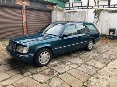 Gebraucht Mercedes 280 193 PS (141 kW) 1995 Grün Kombi