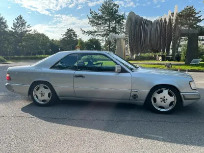Gebraucht Mercedes 300 220 PS (161 kW) 1991 Silber Coupé